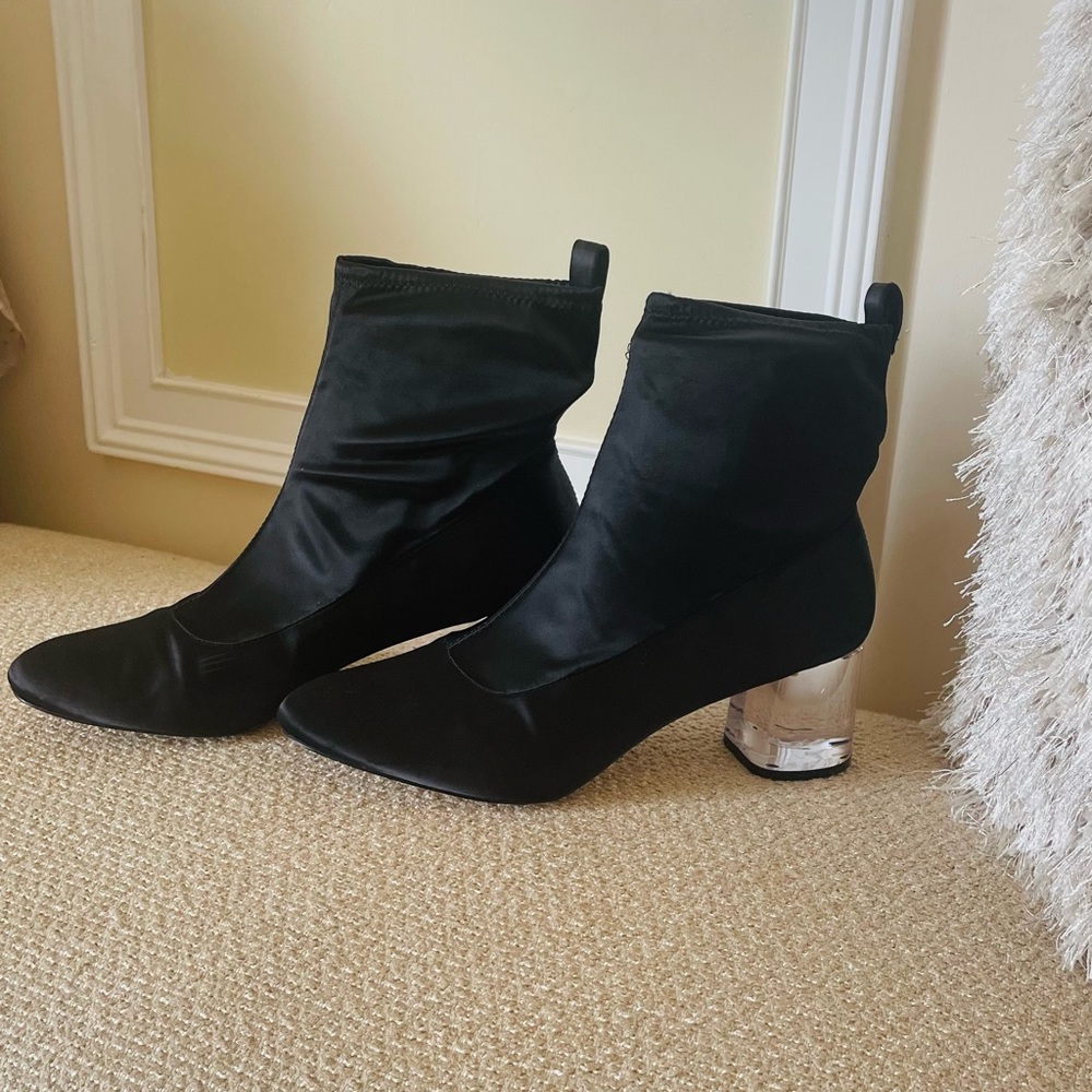 Katy Perry boot’s fabric upper size 10M